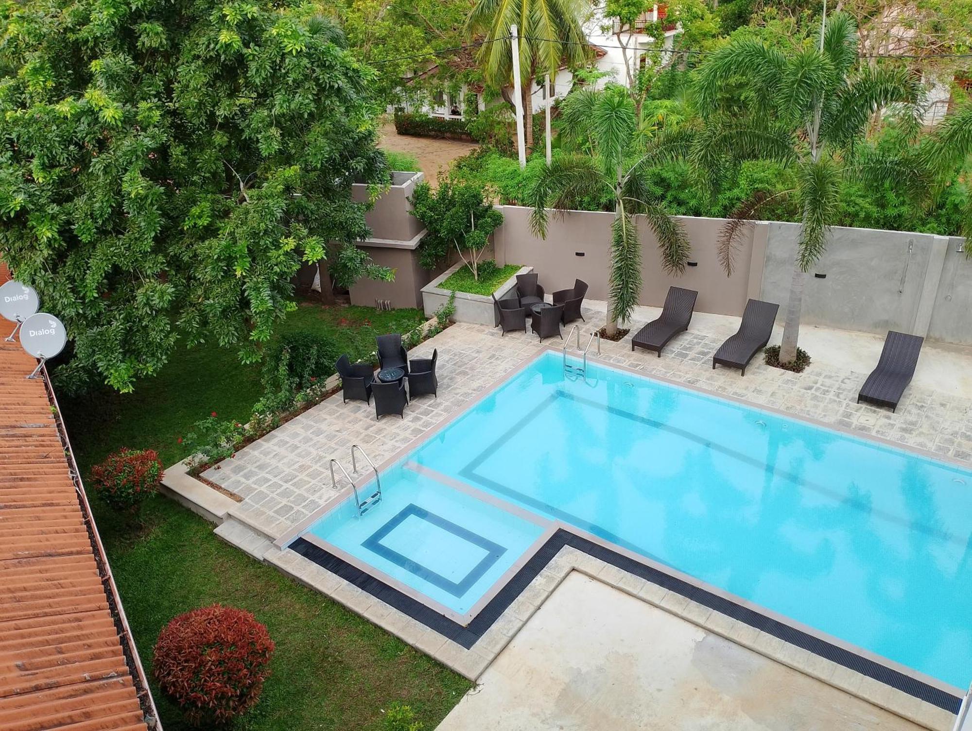 Malindu Yala Gate Hotel Tissamaharama Exterior photo