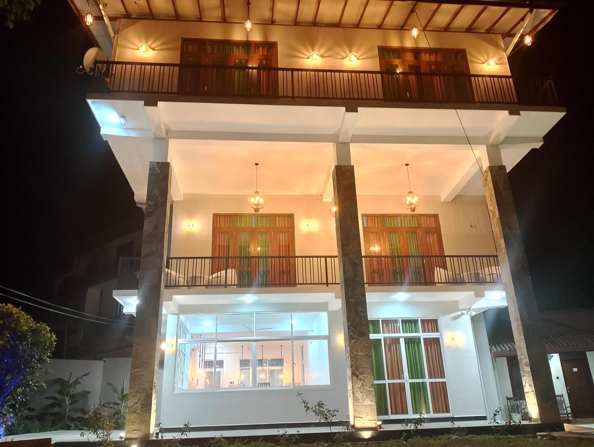 Malindu Yala Gate Hotel Tissamaharama Exterior photo