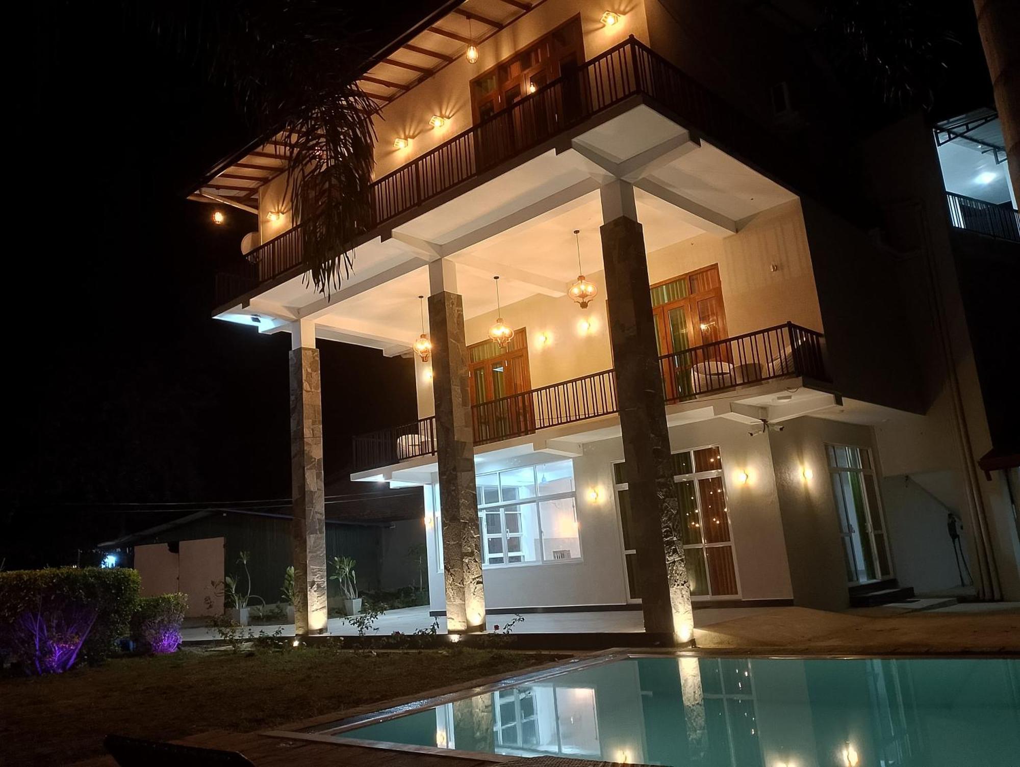 Malindu Yala Gate Hotel Tissamaharama Exterior photo